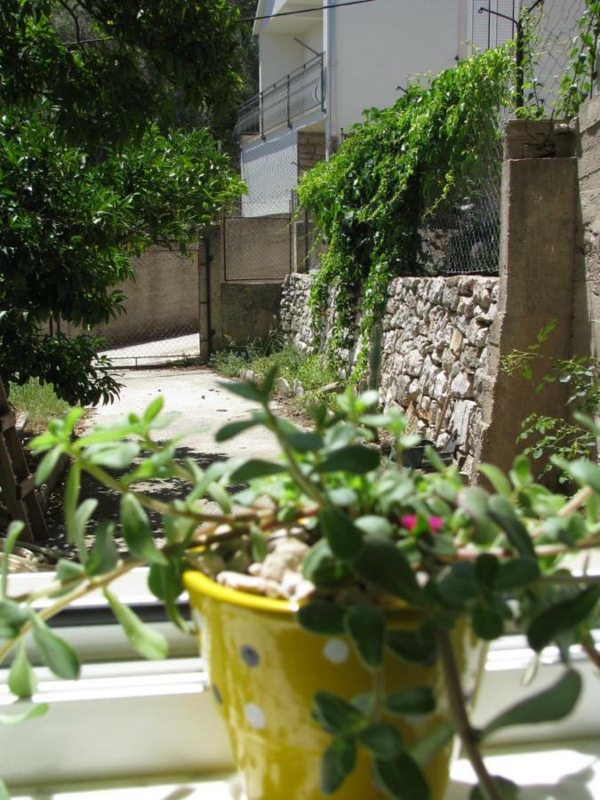 Apartments And Room Lemon Vis Habitación foto
